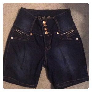 High waisted medium shorts